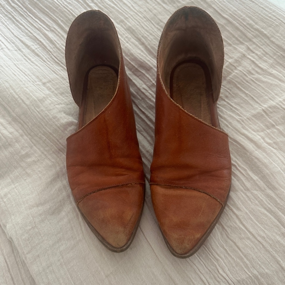 Women's Tan Leather Shoes